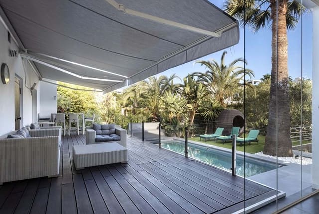 4 bedroom Villa for sale in Marbella with pool garage - € 1,700,000 (Ref: 9554096)