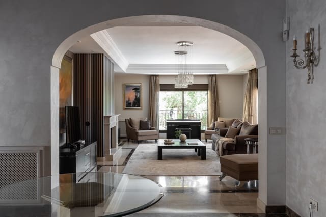 5 soveværelse Villa til salg i Marbella med swimmingpool garage - € 2.850.000 (Ref: 9554104)