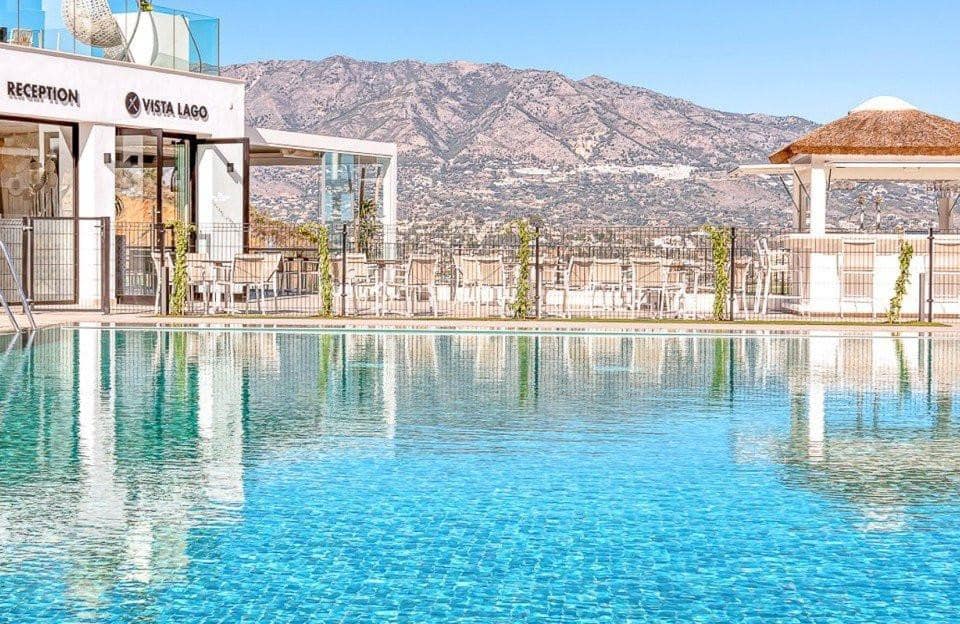 2 bedroom Apartment for sale in Mijas Costa with pool garage - € 254,000 (Ref: 9554105)