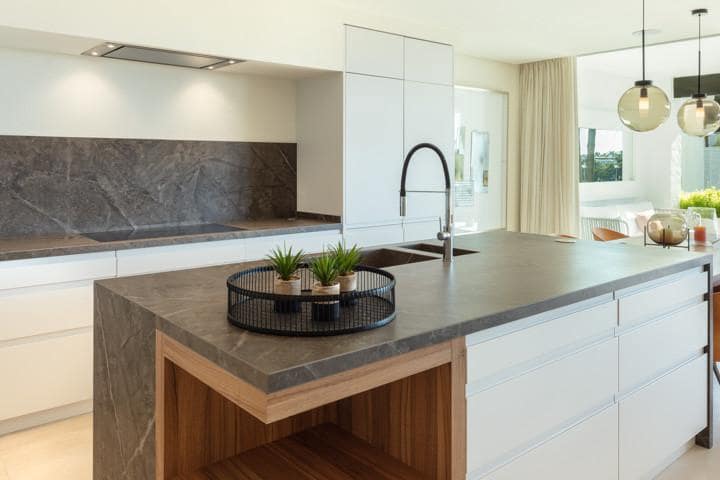 Apartamento de 4 habitaciones en Marbella en venta con piscina garaje - 6.250.000 € (Ref: 9554111)