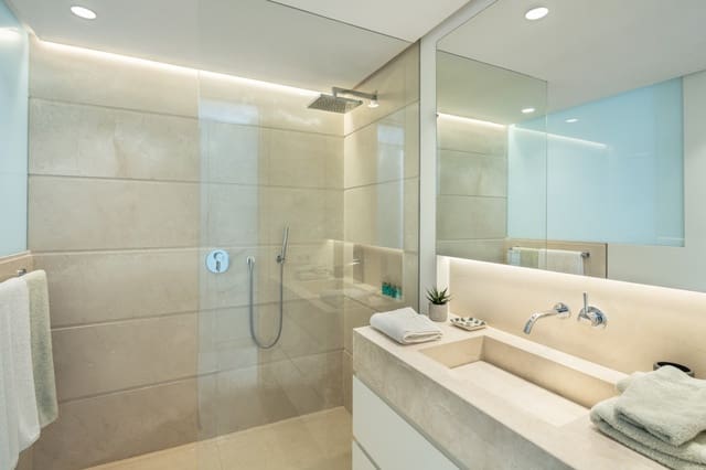 Apartamento de 4 habitaciones en Marbella en venta con piscina garaje - 6.250.000 € (Ref: 9554111)