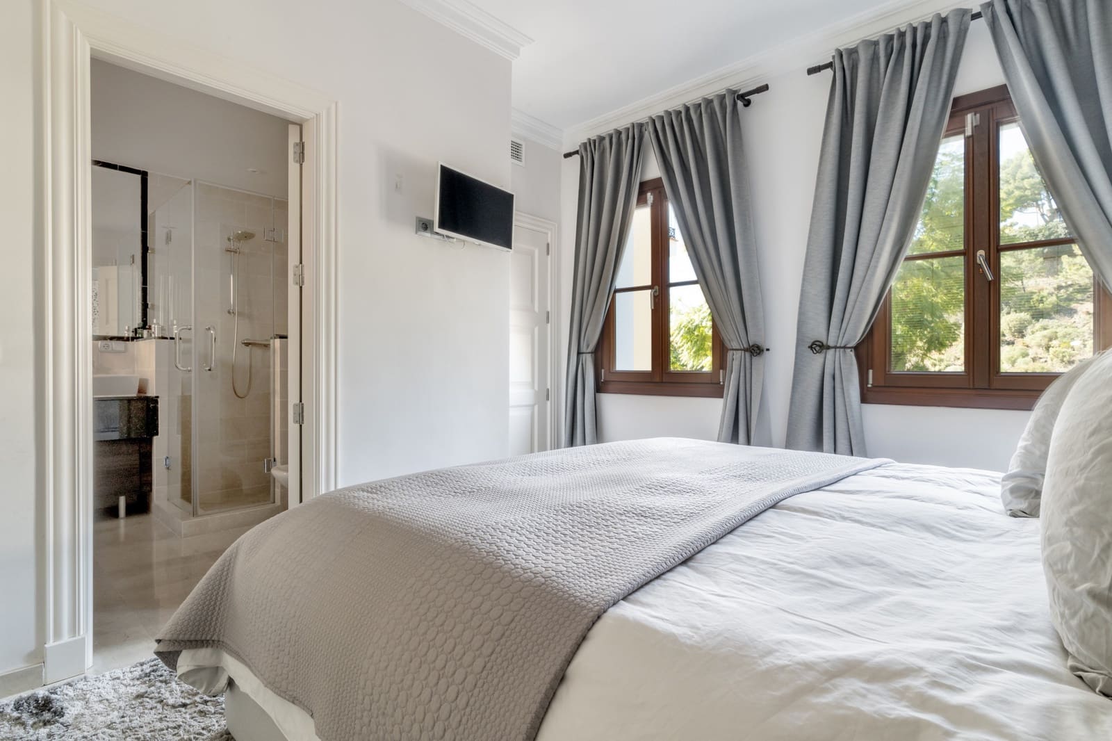 Chalet de 7 habitaciones en Marbella en venta con piscina garaje - 3.875.000 € (Ref: 9554116)