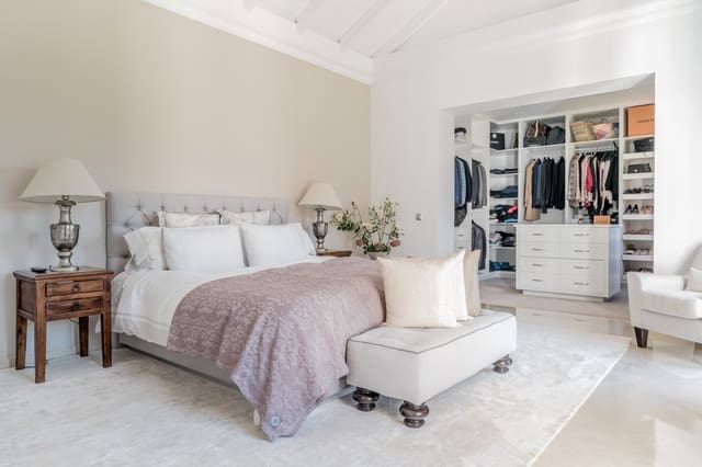 Chalet de 7 habitaciones en Marbella en venta con piscina garaje - 3.875.000 € (Ref: 9554116)