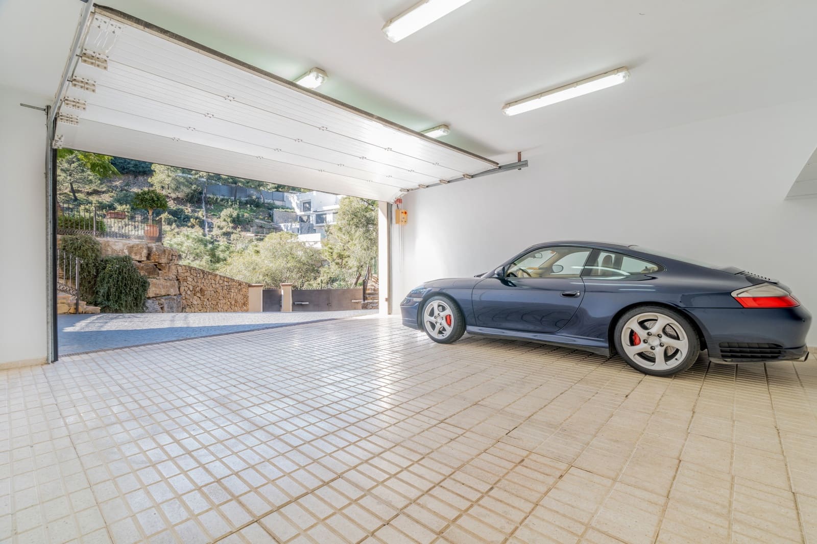 Chalet de 7 habitaciones en Marbella en venta con piscina garaje - 3.875.000 € (Ref: 9554116)