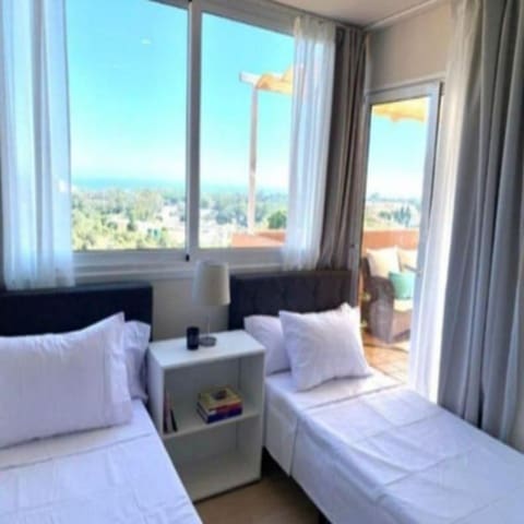 Apartamento de 3 habitaciones en Marbella en venta con piscina garaje - 495.000 € (Ref: 9554120)