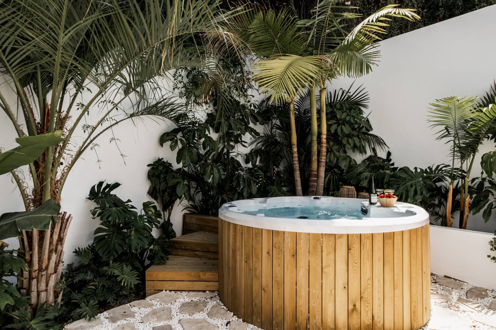 4 bedroom Villa for sale in Marbella with pool garage - € 2,995,000 (Ref: 9554123)