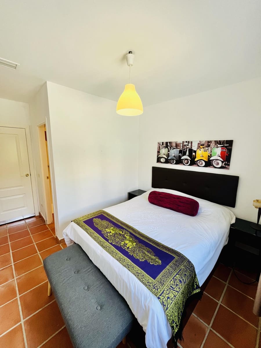 5 quarto Moradia para venda em Sotogrande com piscina garagem - 1 080 000 € (Ref: 9554124)