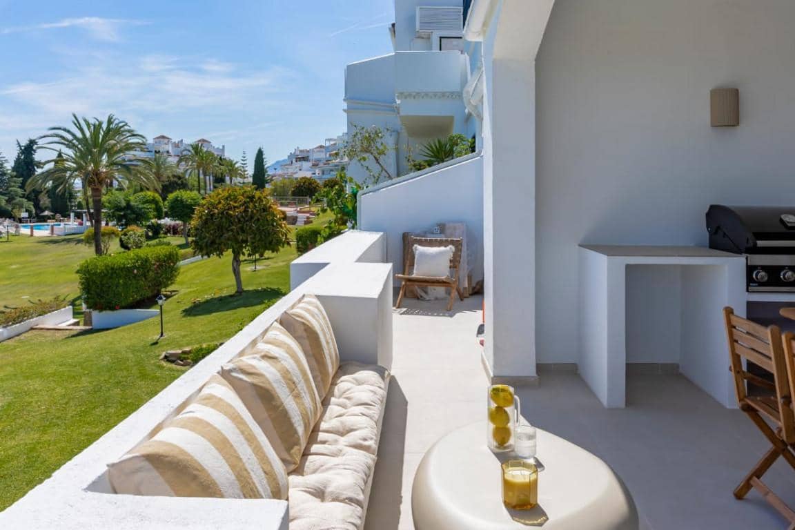 Apartamento de 3 habitaciones en Marbella en venta con piscina - 890.000 € (Ref: 9554133)