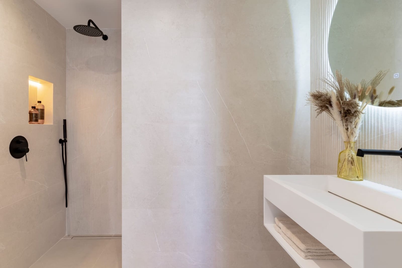 Apartamento de 3 habitaciones en Marbella en venta con piscina - 890.000 € (Ref: 9554133)