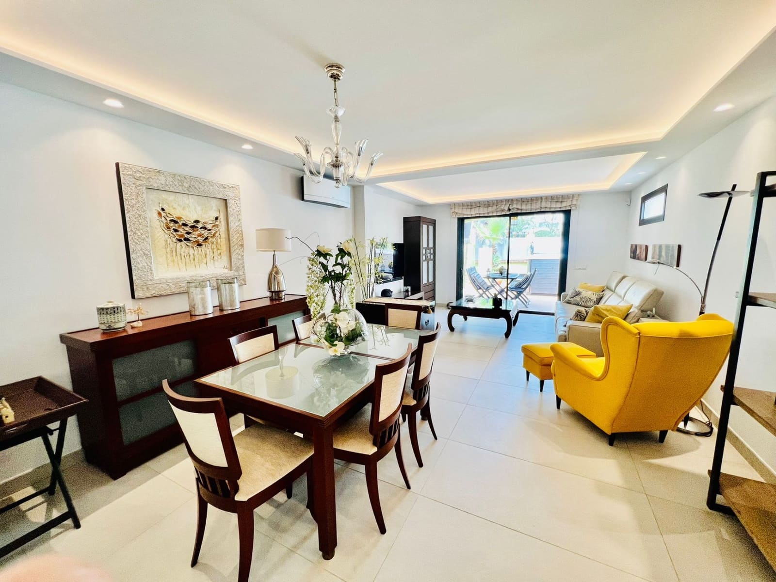 4 soveværelse Villa til salg i Nueva Andalucia med swimmingpool garage - € 720.000 (Ref: 9554134)