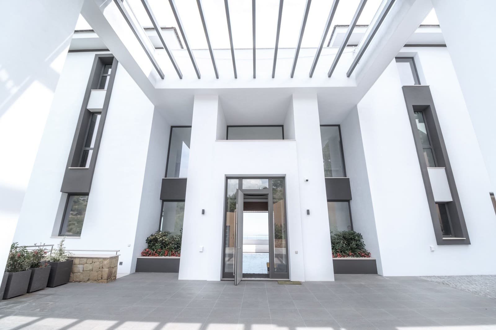 12 soveværelse Villa til salg i Marbella med swimmingpool garage - € 12.700.000 (Ref: 9554152)