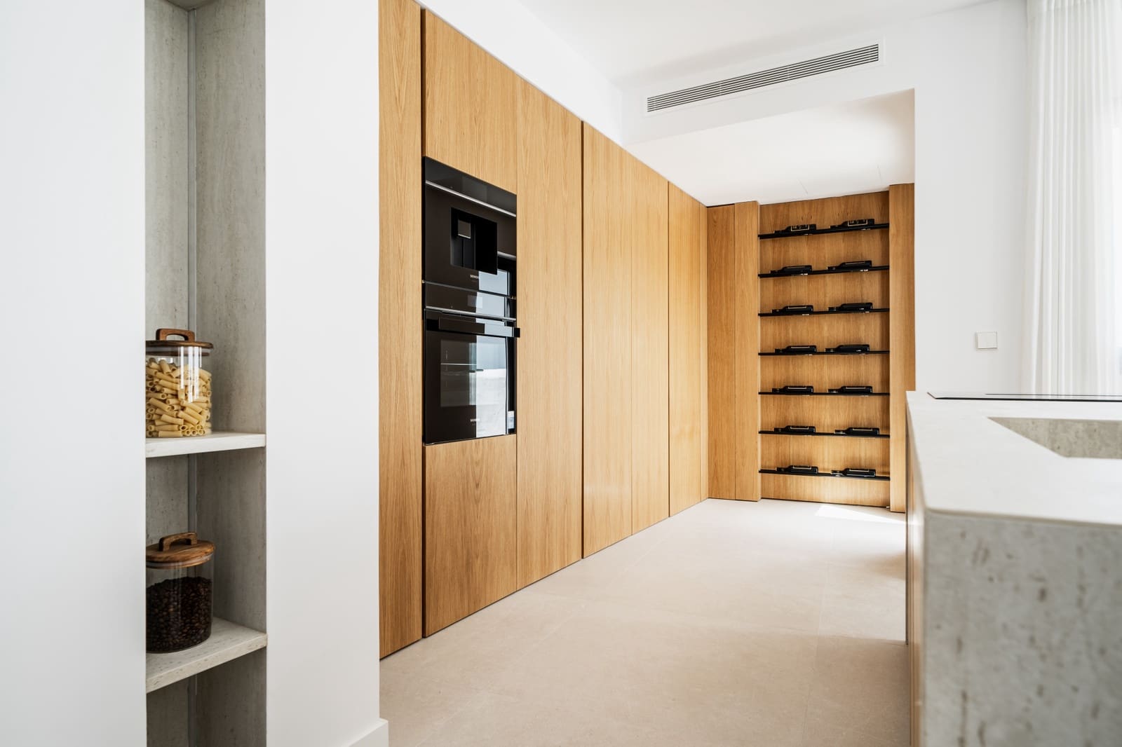 Apartamento de 2 habitaciones en Marbella en venta con piscina garaje - 895.000 € (Ref: 9554162)