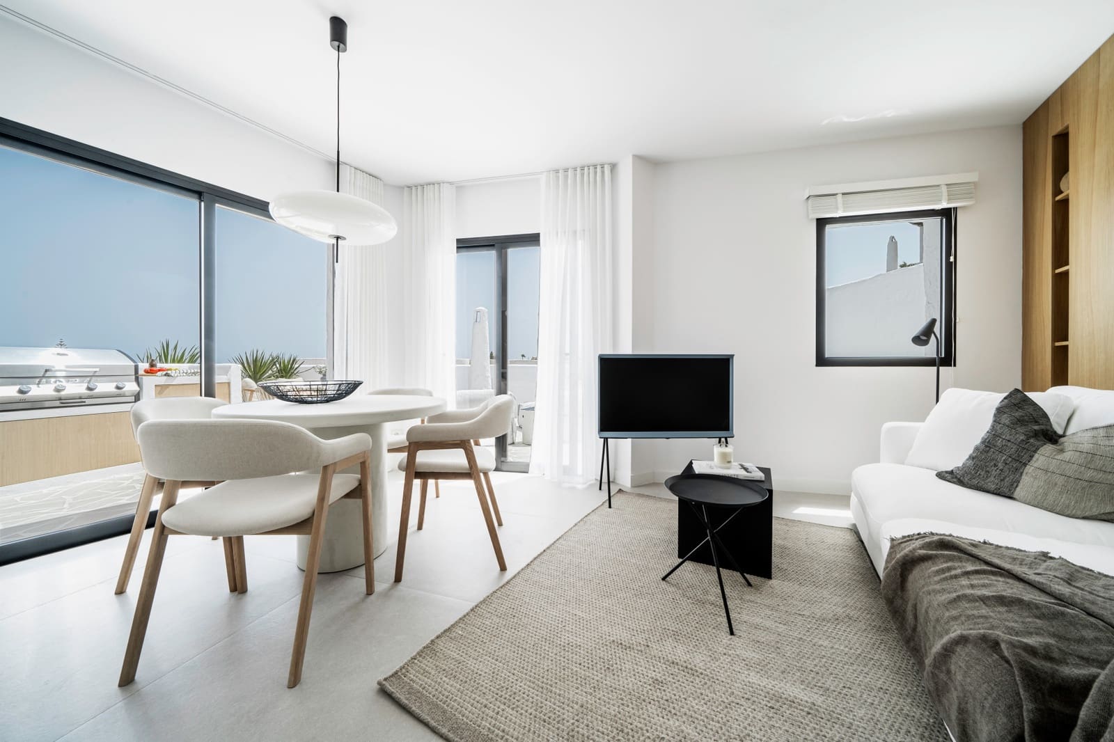 Apartamento de 2 habitaciones en Marbella en venta con piscina garaje - 895.000 € (Ref: 9554162)