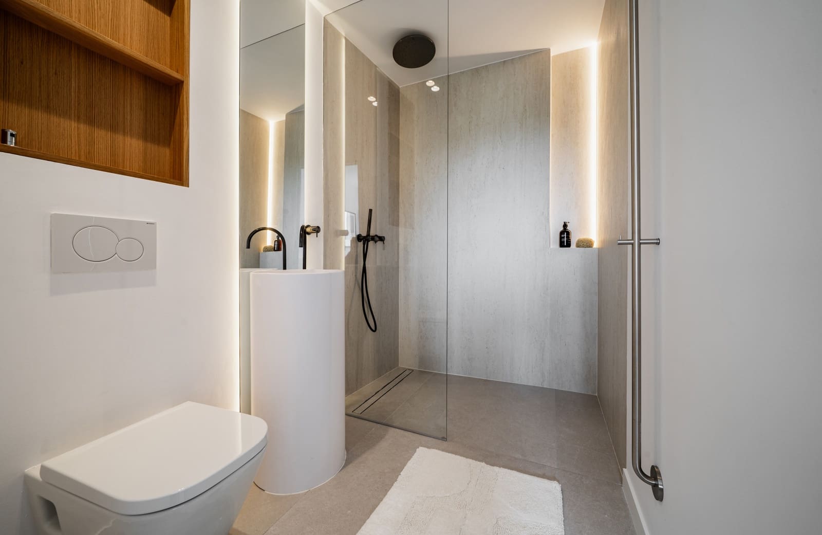 Apartamento de 2 habitaciones en Marbella en venta con piscina garaje - 895.000 € (Ref: 9554162)