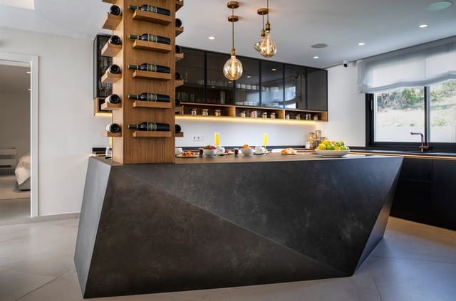 6 soveværelse Villa til salg i Marbella med swimmingpool - € 3.995.000 (Ref: 9554163)