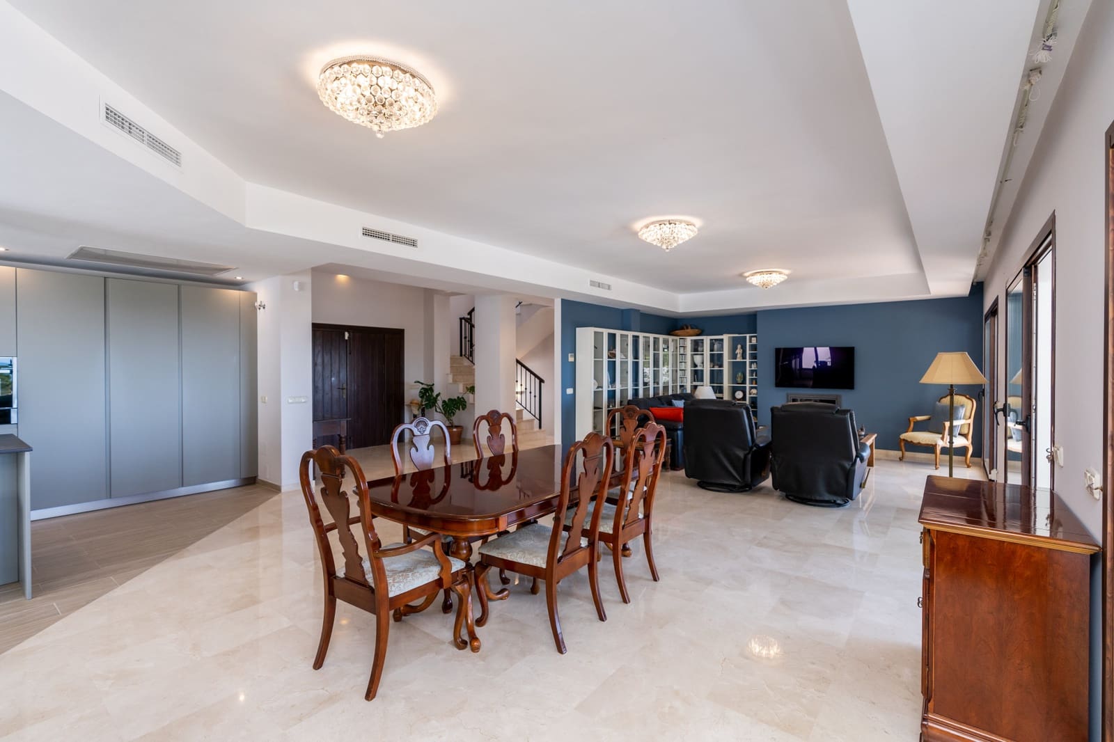 4 soveværelse Villa til salg i Marbella med swimmingpool garage - € 1.995.000 (Ref: 9554165)