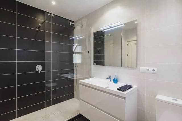 2 sypialnia Apartament na sprzedaż w La Quinta, Benahavís z basenem garażem - 650 000 € (Ref: 9554173)