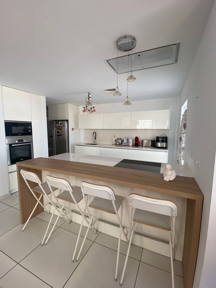 4 soveværelse Villa til salg i Benalmadena Costa med swimmingpool - € 985.000 (Ref: 9554174)