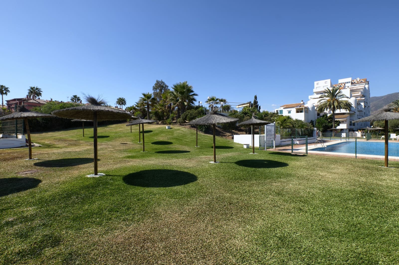 3 bedroom Apartment for sale in Estepona with pool garage - € 719,000 (Ref: 9554175)