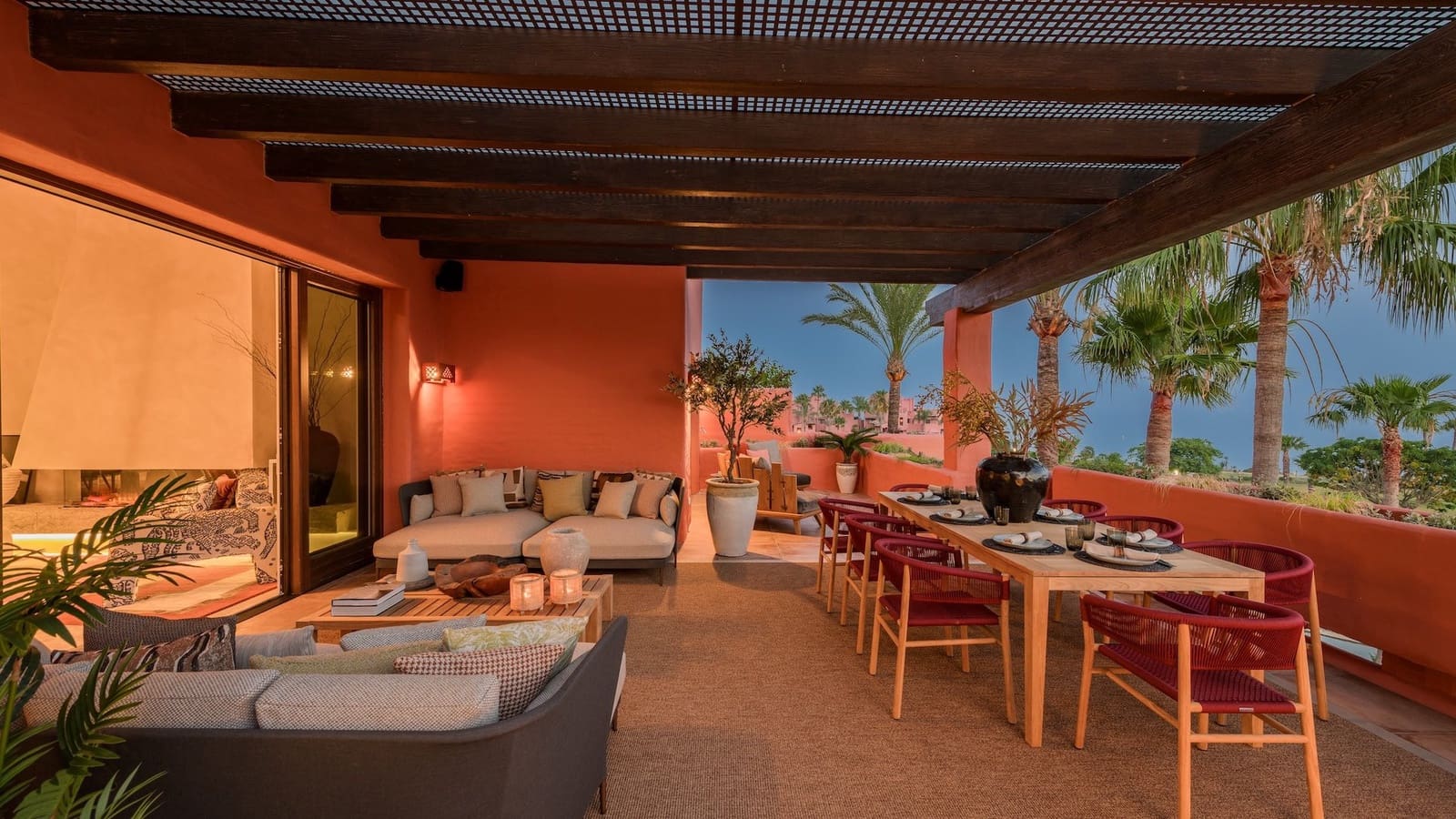 Apartamento de 4 habitaciones en Estepona en venta con piscina garaje - 4.950.000 € (Ref: 9554179)