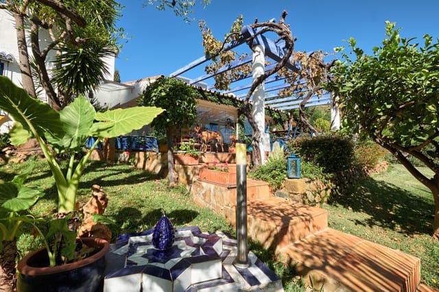 2 quarto Moradia para venda em Estepona com piscina garagem - 695 000 € (Ref: 9554180)