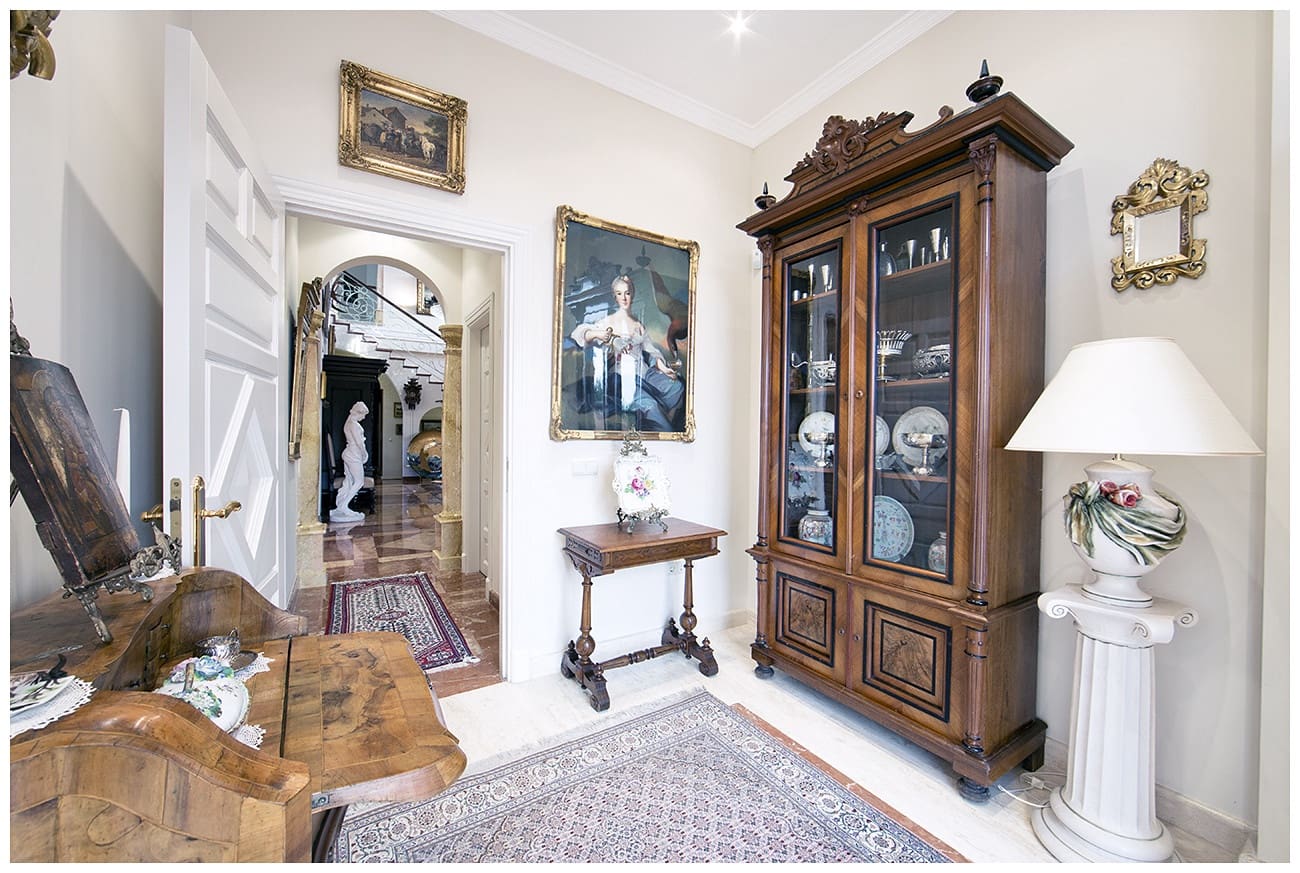 6 makuuhuone Huvila myytävänä paikassa Nueva Andalucia mukana uima-altaan 
autotalli - 8 500 000 € (Ref: 9554188)