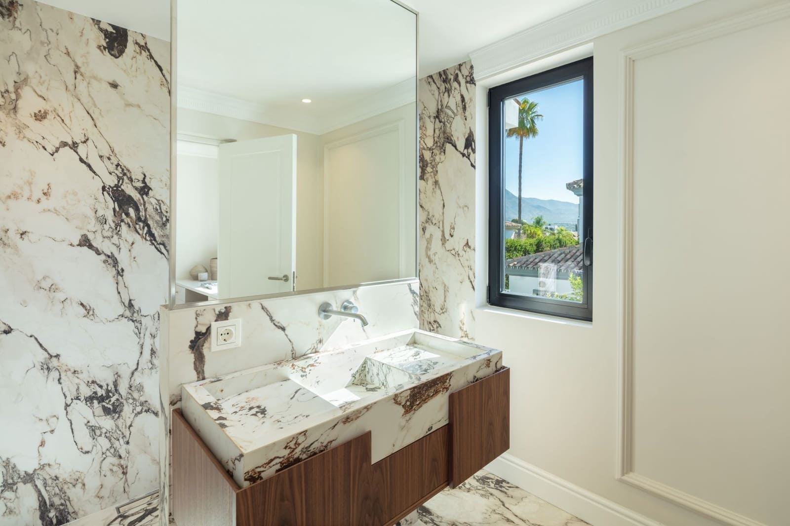 Chalet de 5 habitaciones en Marbella en venta con piscina garaje - 3.895.000 € (Ref: 9554194)