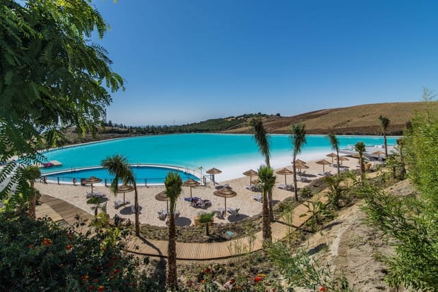 Apartamento de 2 habitaciones en Marbella en venta con piscina garaje - 555.000 € (Ref: 9554213)