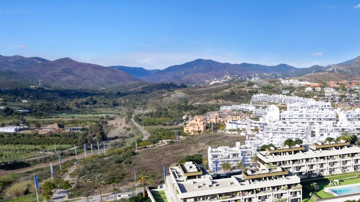 Apartamento de 2 habitaciones en Marbella en venta con piscina garaje - 299.200 € (Ref: 9554229)