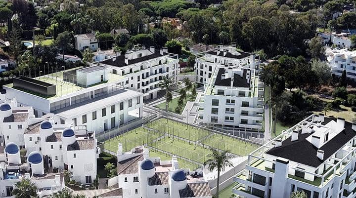 Apartamento de 2 habitaciones en Marbella en venta con piscina garaje - 330.000 € (Ref: 9555536)