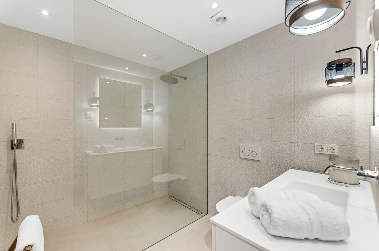 6 slaapkamer Villa te koop in Marbella met zwembad garage - € 3.700.000 (Ref: 9555539)