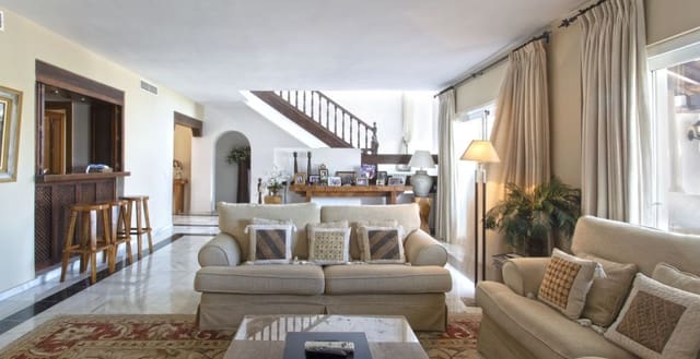 Chalet de 5 habitaciones en Marbella en venta con piscina garaje - 3.500.000 € (Ref: 9561577)