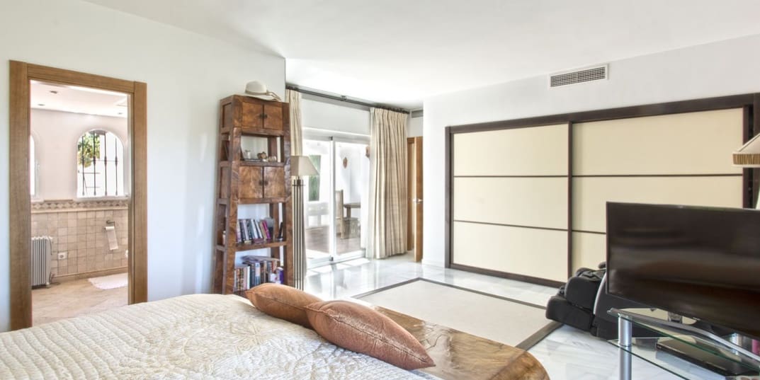 Chalet de 5 habitaciones en Marbella en venta con piscina garaje - 3.500.000 € (Ref: 9561577)