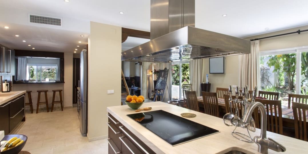 Chalet de 5 habitaciones en Marbella en venta con piscina garaje - 3.500.000 € (Ref: 9561577)