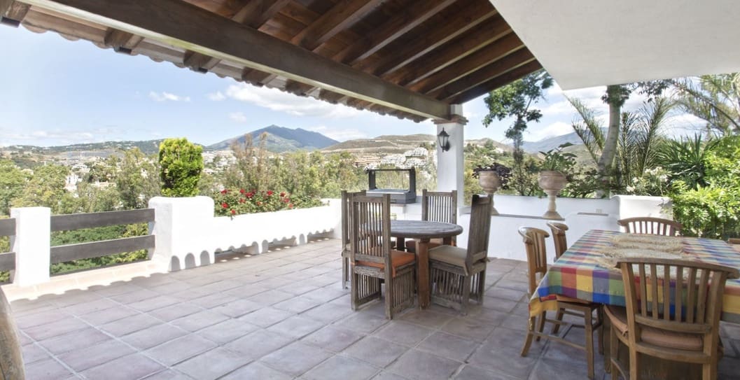Chalet de 5 habitaciones en Marbella en venta con piscina garaje - 3.500.000 € (Ref: 9561577)