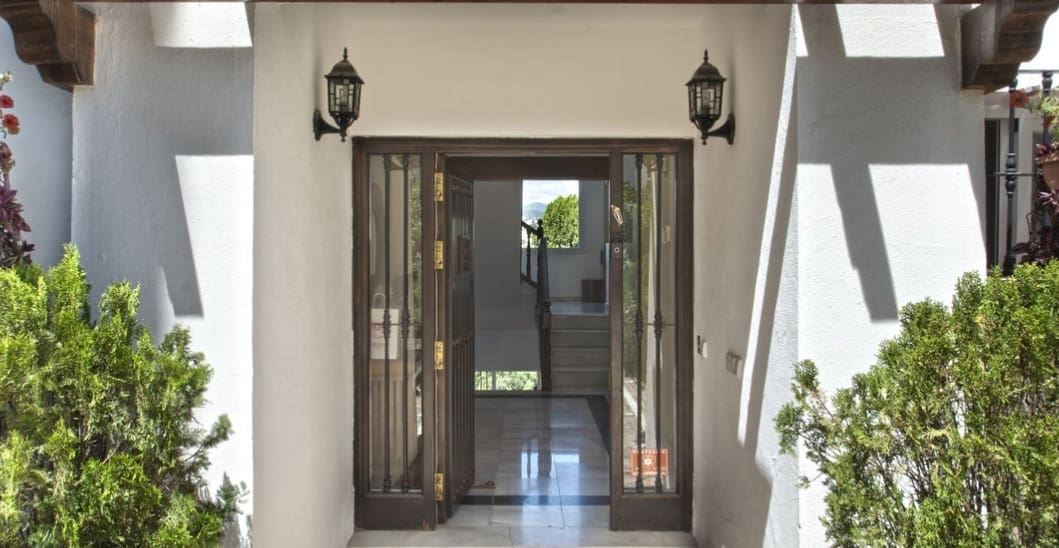 Chalet de 5 habitaciones en Marbella en venta con piscina garaje - 3.500.000 € (Ref: 9561577)