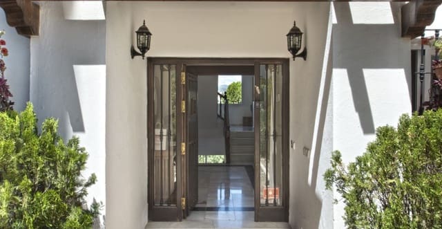 Chalet de 5 habitaciones en Marbella en venta con piscina garaje - 3.500.000 € (Ref: 9561577)