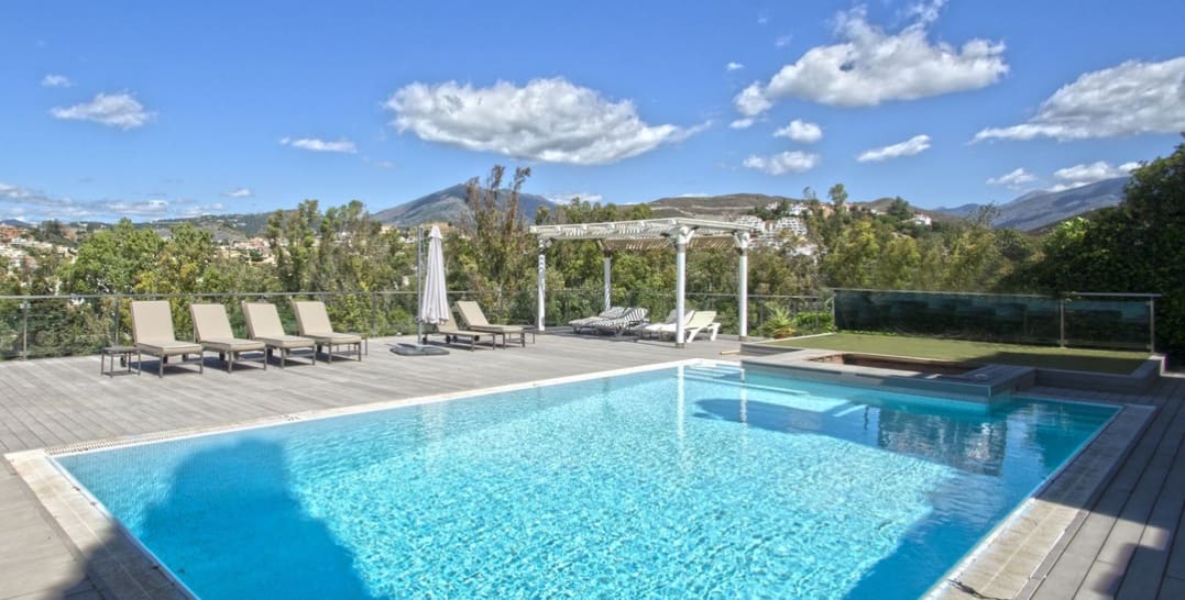 Chalet de 5 habitaciones en Marbella en venta con piscina garaje - 3.500.000 € (Ref: 9561577)
