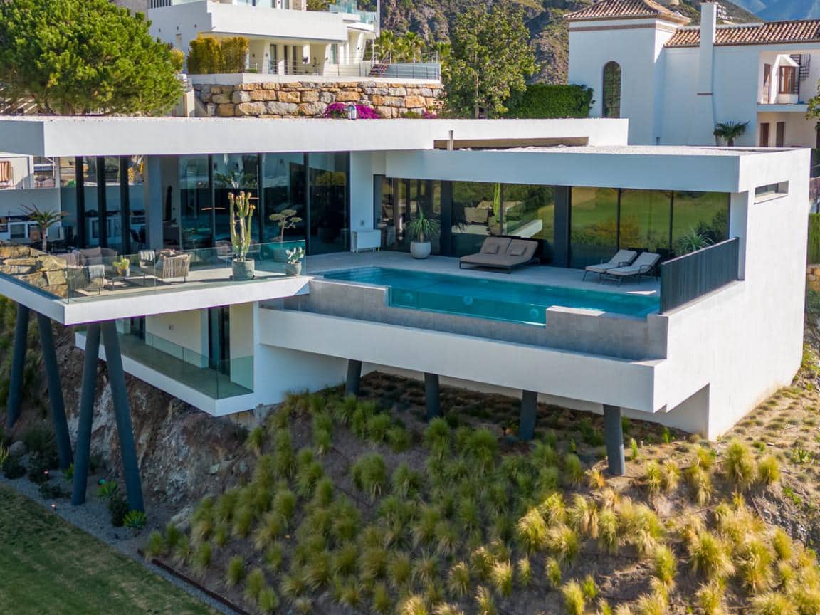 Chalet de 4 habitaciones en Marbella en venta con piscina garaje - 2.985.000 € (Ref: 9561578)