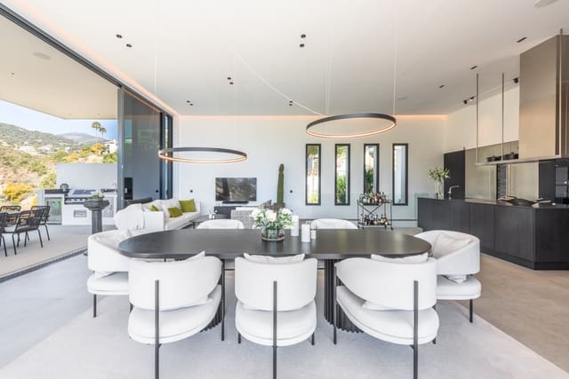 Chalet de 4 habitaciones en Marbella en venta con piscina garaje - 2.985.000 € (Ref: 9561578)