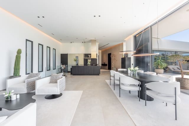 Chalet de 4 habitaciones en Marbella en venta con piscina garaje - 2.985.000 € (Ref: 9561578)