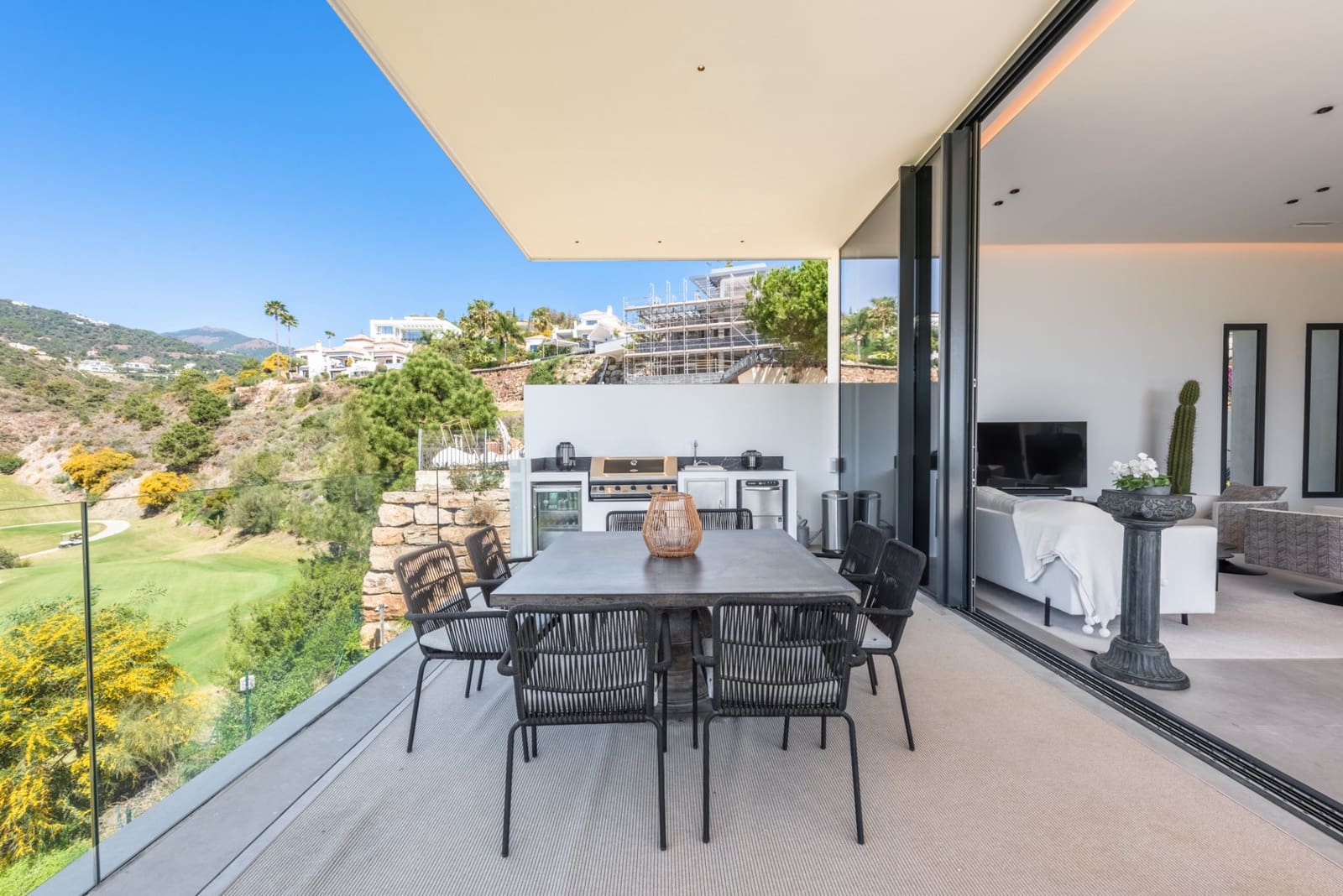 Chalet de 4 habitaciones en Marbella en venta con piscina garaje - 2.985.000 € (Ref: 9561578)