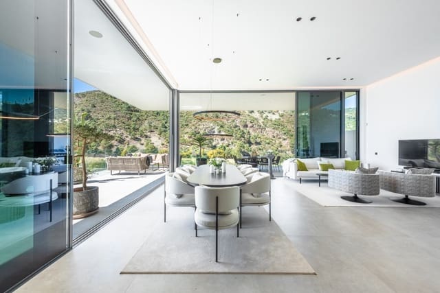 Chalet de 4 habitaciones en Marbella en venta con piscina garaje - 2.985.000 € (Ref: 9561578)