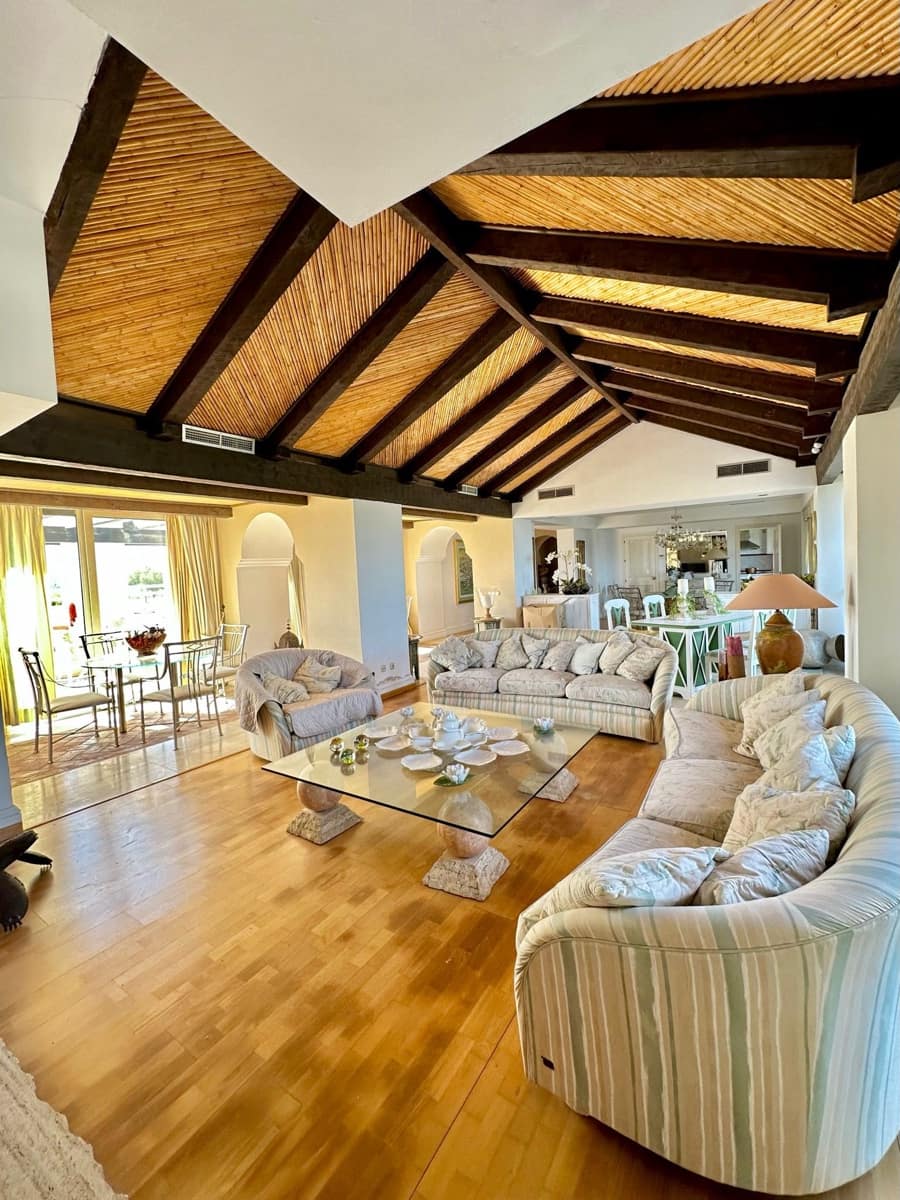 3 Zimmer Apartment zu verkaufen in Marbella mit Pool - 695.000 € (Ref: 9614189)