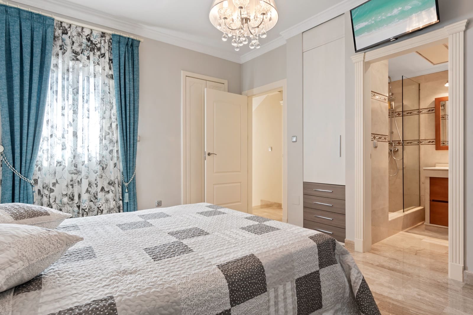 4 soverom Villa til salgs i Marbella med svømmebasseng garasje - € 1 950 000 (Ref: 9614192)