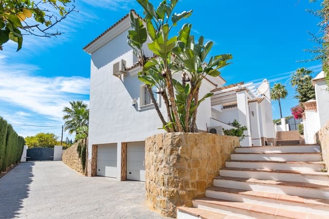 4 soverom Villa til salgs i Marbella med svømmebasseng garasje - € 1 950 000 (Ref: 9614192)