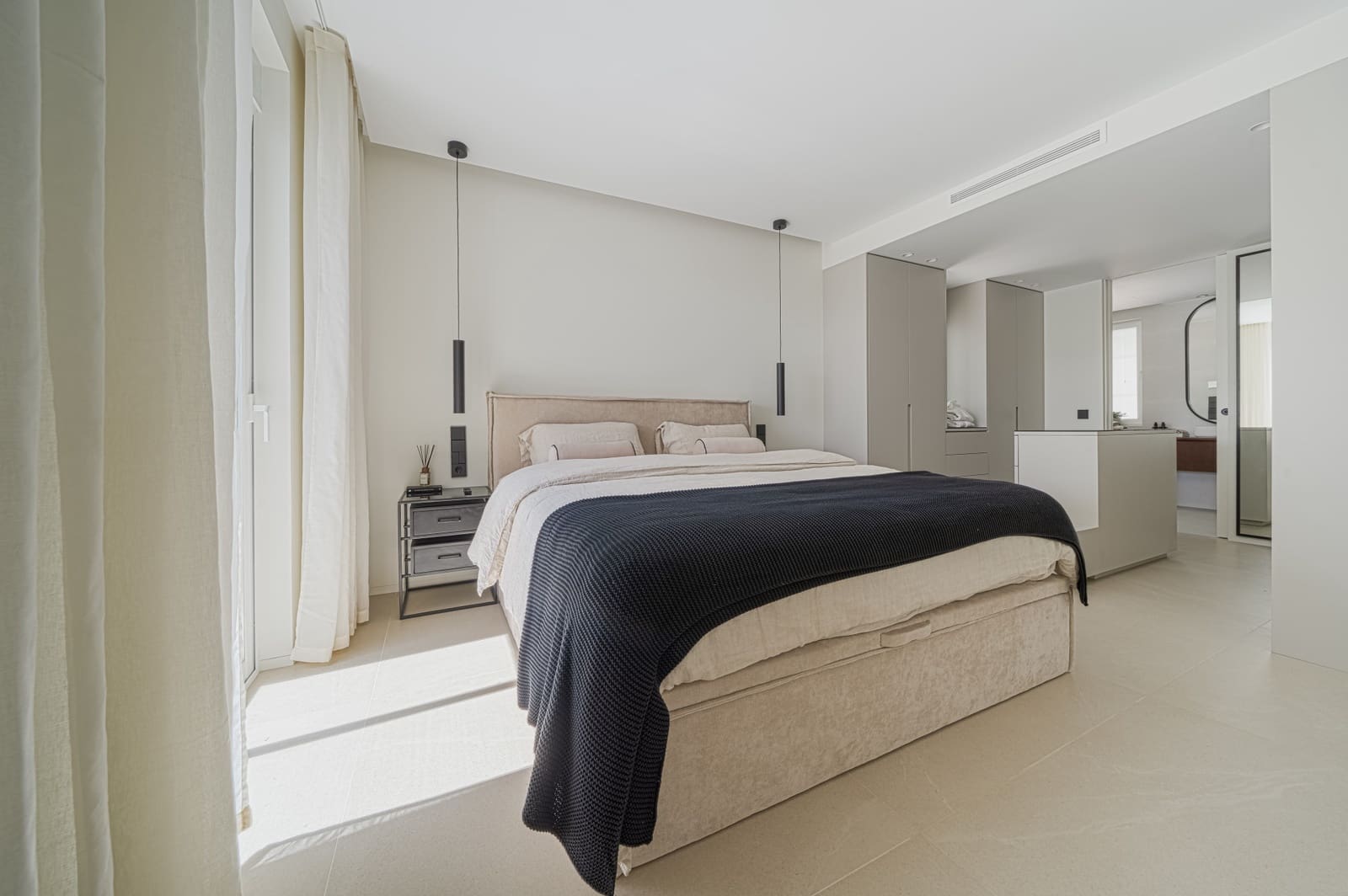 3 sypialnia Apartament na sprzedaż w Marbella z basenem garażem - 995 000 € (Ref: 9679694)