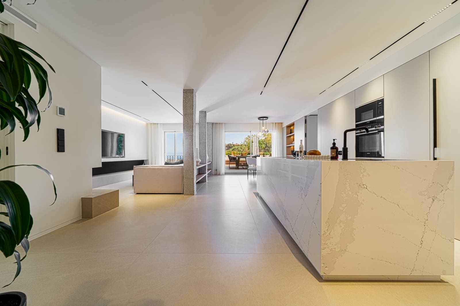 3 sypialnia Apartament na sprzedaż w Marbella z basenem garażem - 995 000 € (Ref: 9679694)