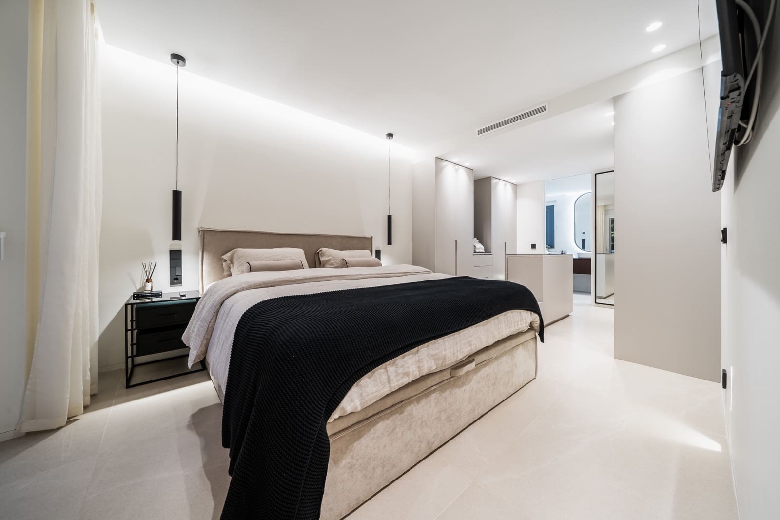 3 sypialnia Apartament na sprzedaż w Marbella z basenem garażem - 995 000 € (Ref: 9679694)