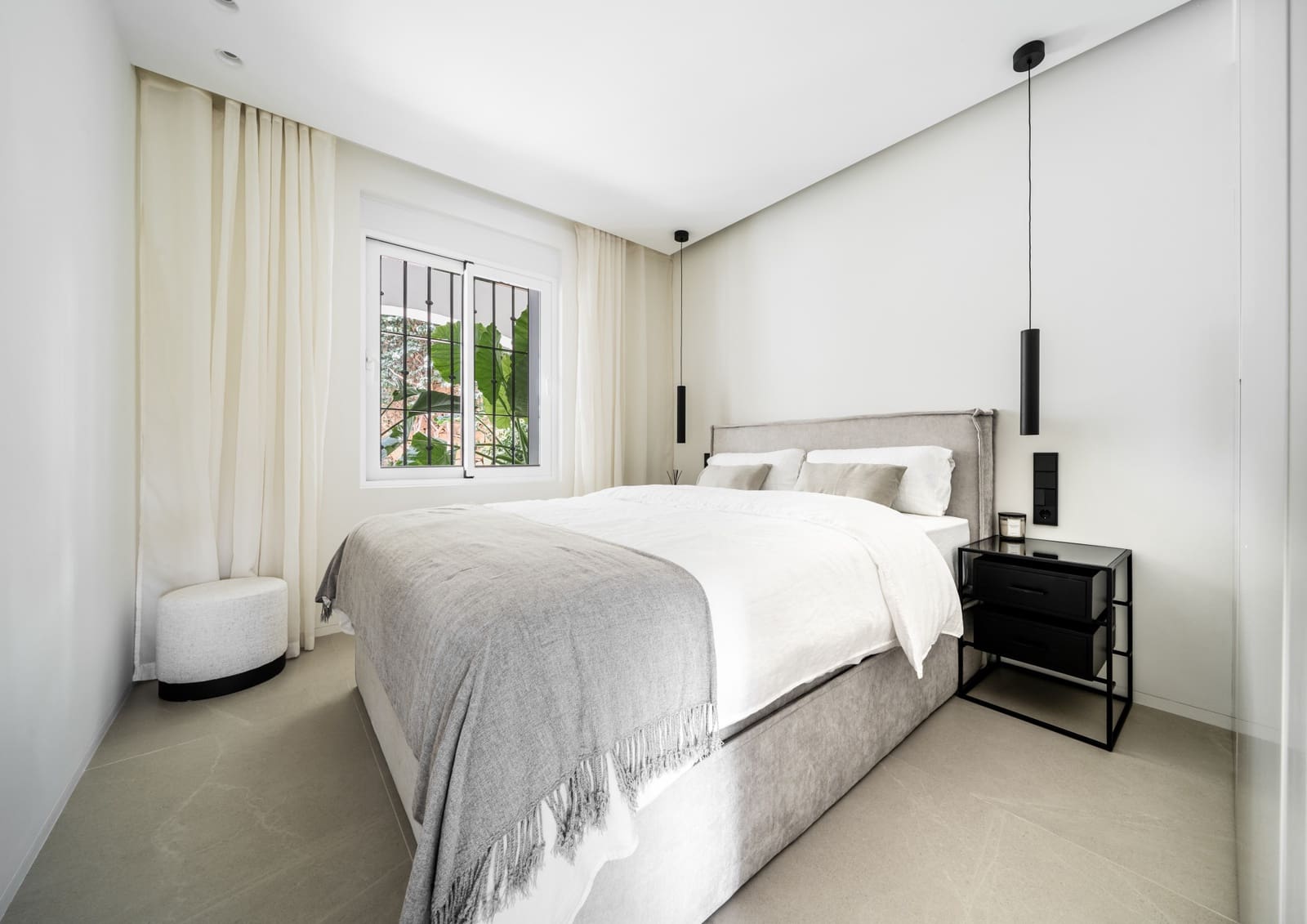 3 sypialnia Apartament na sprzedaż w Marbella z basenem garażem - 995 000 € (Ref: 9679694)